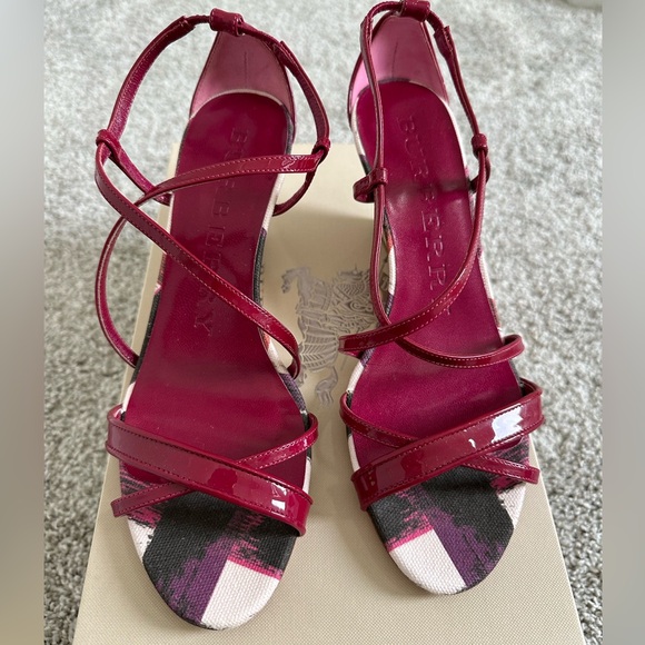 NIB Burberry Nova Check Summer Canvas Raspberry Sorbet Wedge Slingback Heels - Picture 4 of 8